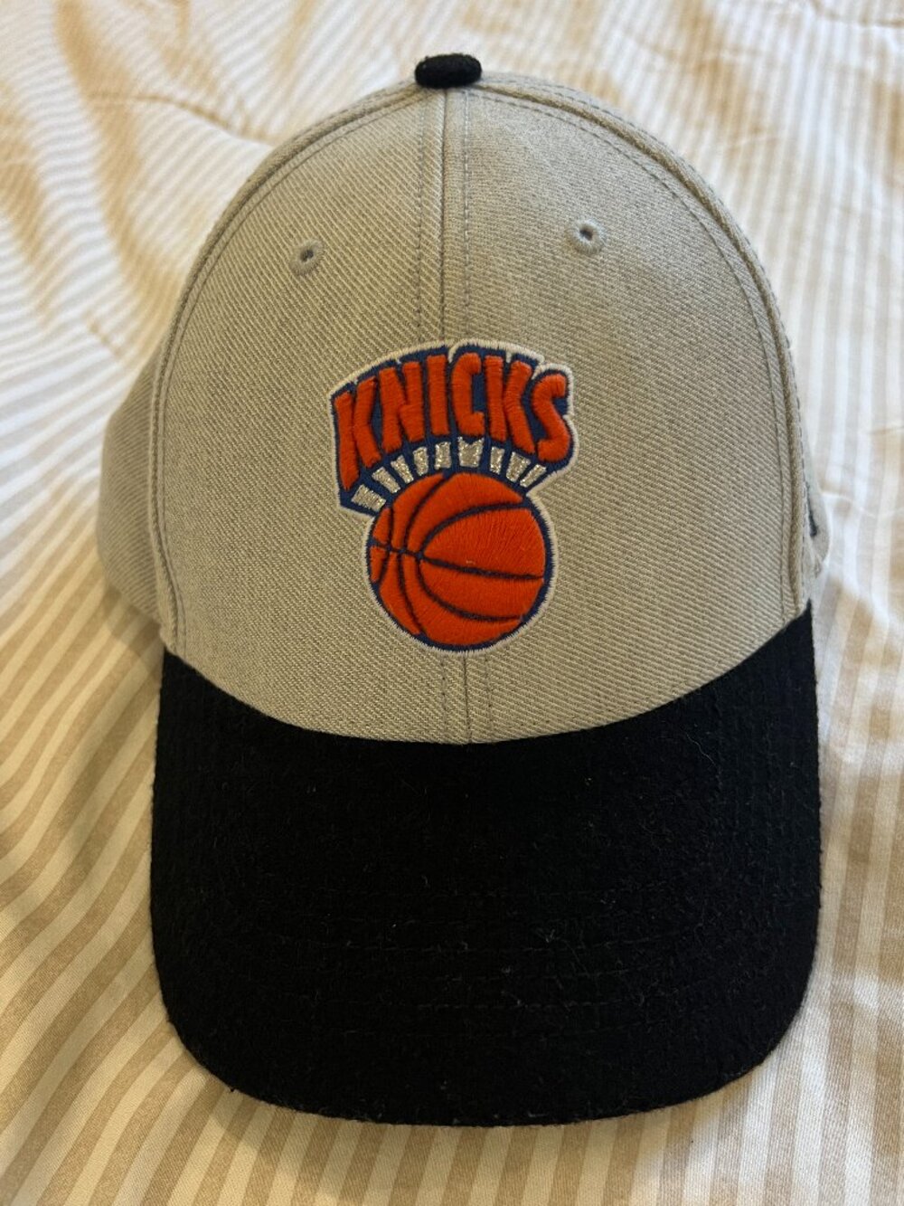 New York Knicks '47 Brand Black & Gray Snapback (Unisex)
